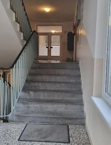 Grossraeumig Und Zentral Inklusive Parkplatz