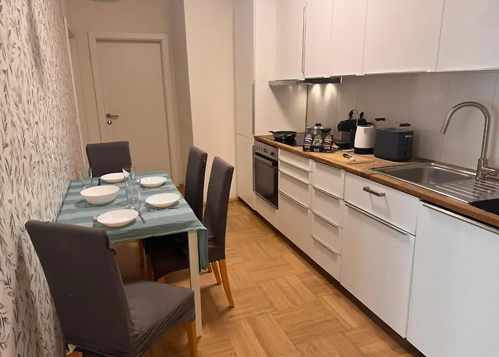 Grossraeumig Und Zentral Inklusive Parkplatz Apartment