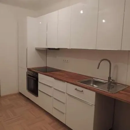 Apartament Grossraeumig Und Zentral Inklusive Parkplatz
